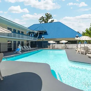 Days By Wyndham Airport Hotel