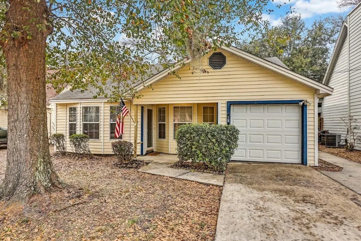 The Groovy Getaway On Garfield Villa Savannah