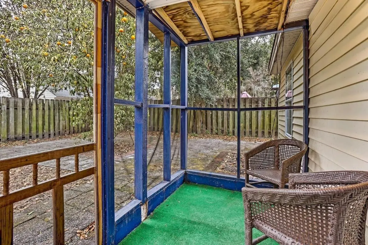 The Groovy Getaway On Garfield Villa Savannah